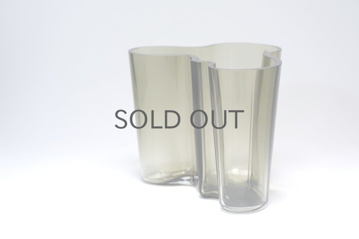 画像4: iittala/イッタラ/ALVAR AALTO/Savoy vas/アルヴァ・アアルトコレクション ベース/H12cm/グレー/BOX付き (4)