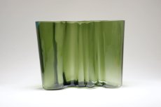 画像2: 北欧ビンテージ/iittala/イッタラ/Alvar Aalto/Alvar Aalto collection/Aalto vase/アアルトベース/H16cm/シーグリーン/オリジナルBOX/リーフレット付き (2)