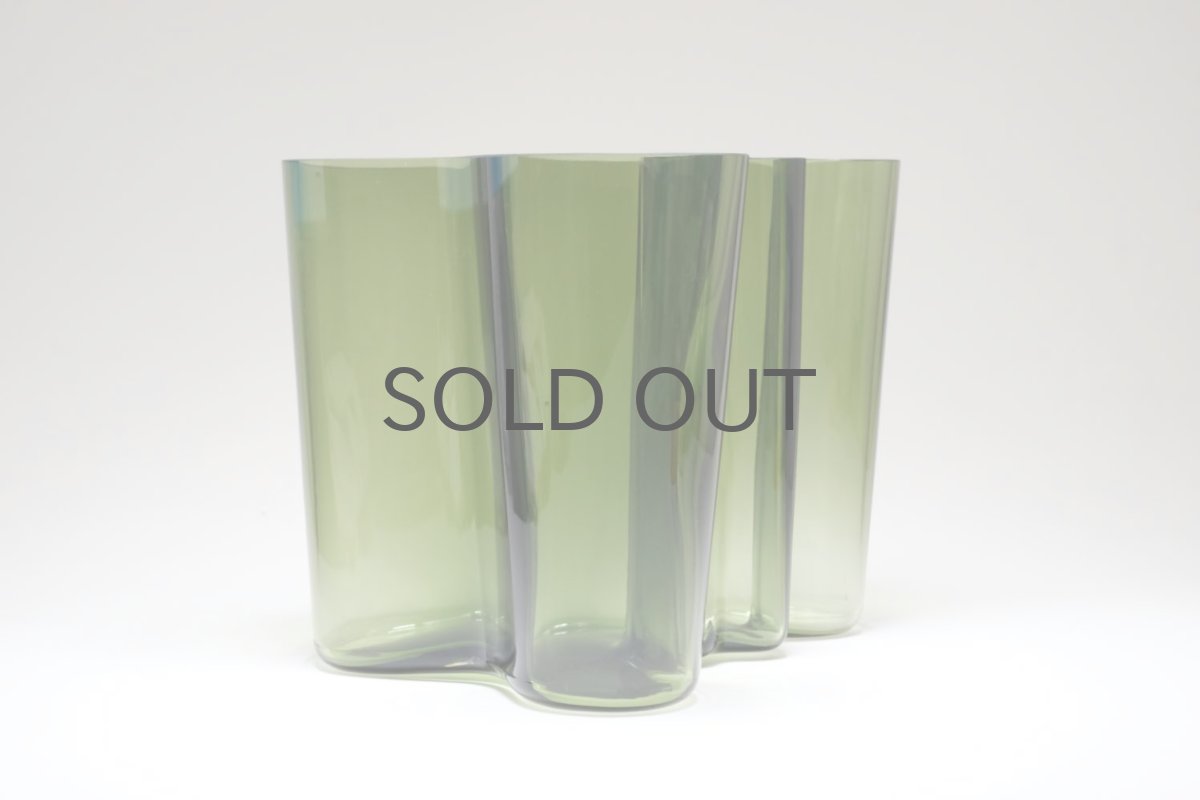 画像3: 北欧ビンテージ/iittala/イッタラ/Alvar Aalto/Alvar Aalto collection/Aalto vase/アアルトベース/H16cm/シーグリーン/オリジナルBOX/リーフレット付き (3)