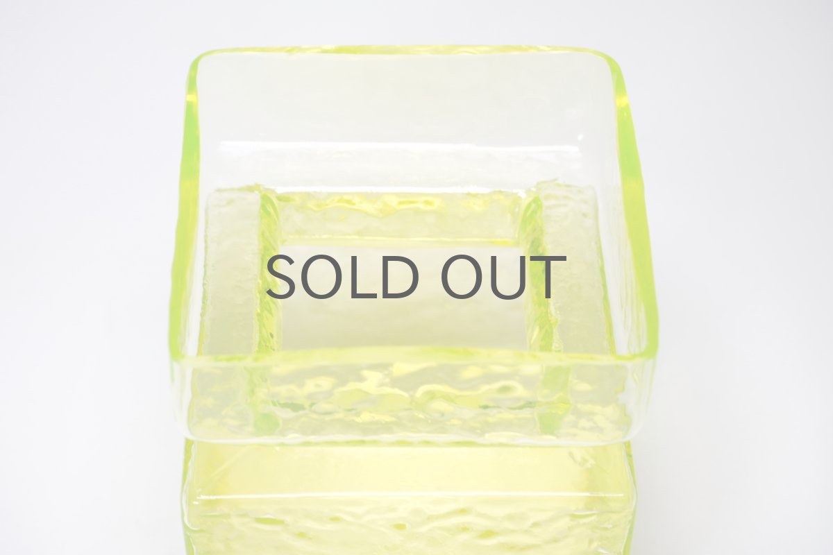 画像3: 北欧雑貨/RIIHIMÄKI lasi/リーヒマエンラシ/Palaシリーズ/花瓶/ウランガラス/イエロー/Lサイズ (3)