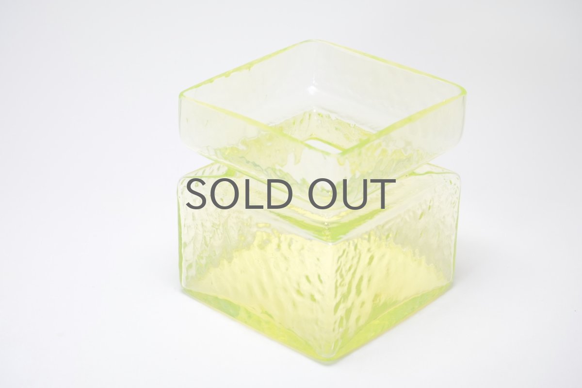 画像2: 北欧雑貨/RIIHIMÄKI lasi/リーヒマエンラシ/Palaシリーズ/花瓶/ウランガラス/イエロー/Lサイズ (2)