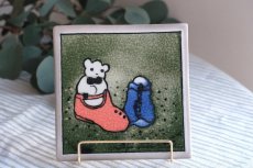 画像1: ARABIA/アラビア /Helja Liukko Sundstrom/ヘルヤ・リウッコ・スンドストロム/クマ＆ベビーシューズ (1)