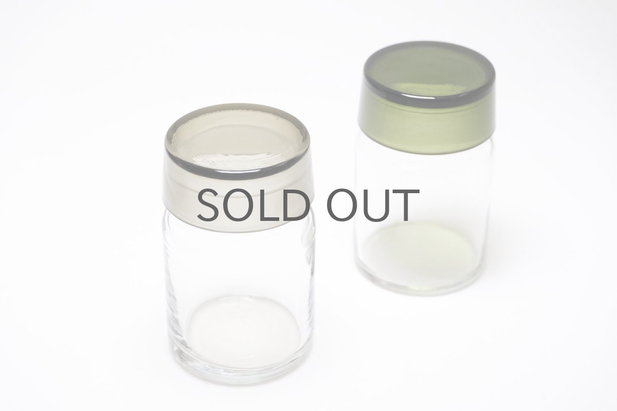 右のグリーン系