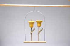 画像1: 北欧インテリアビンテージ雑貨/フィンランド製/aarikka/アーリッカ/木製オブジェ/ハンギング/黄色い花 (1)
