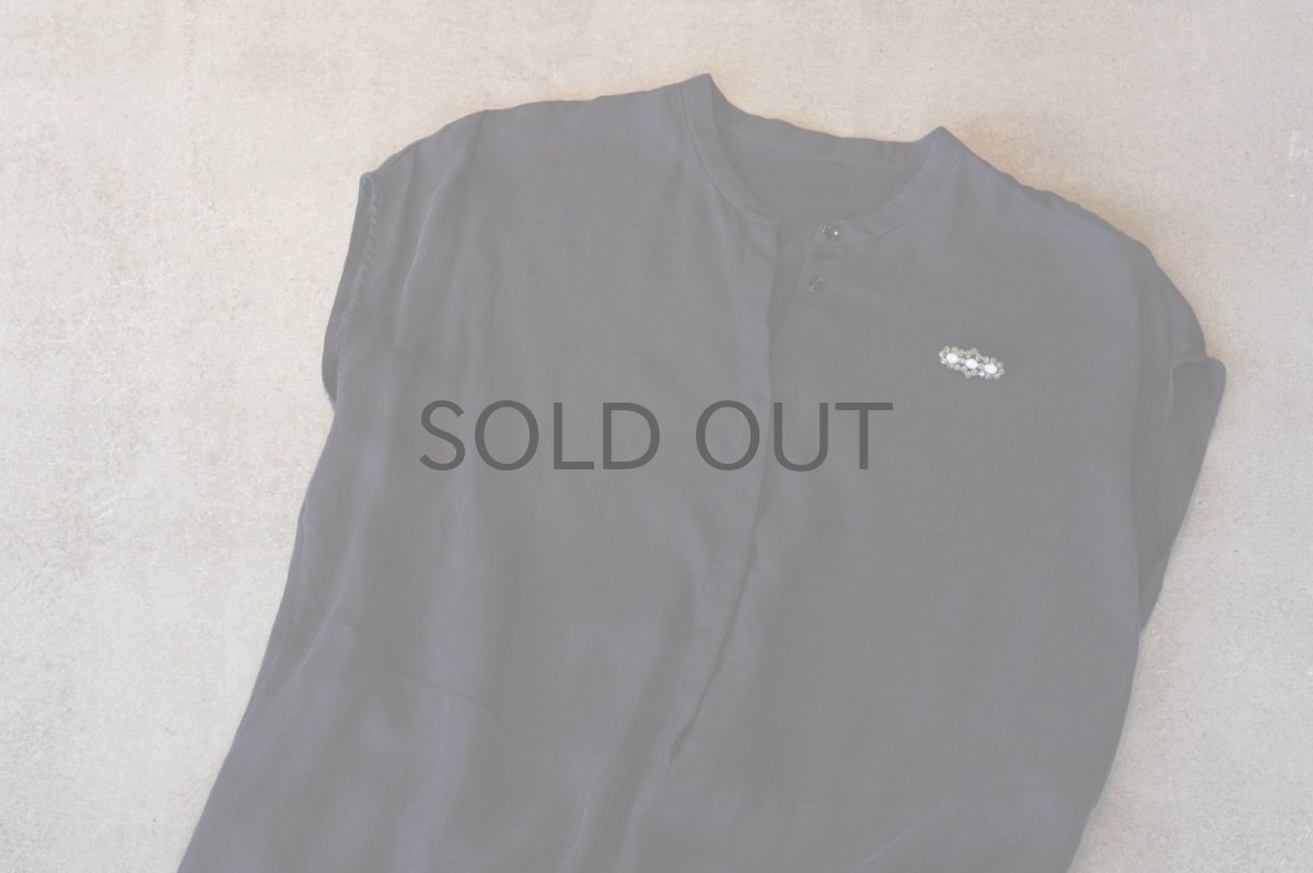 画像4: フィンランド/ヴィンテージアクセサリー/ブローチ/ホワイト3連ストーン (4)