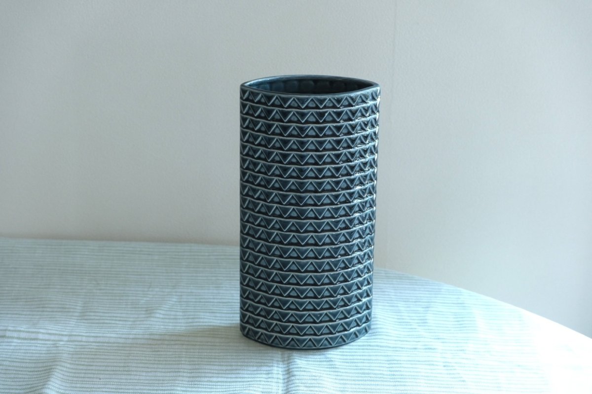 画像2: 北欧ビンテージ/ARABIA/アラビア/Kaarina Aho/カーリナ・アホ/Harlekiini/ベース/ブルーグレー/高さ24cm/B品 (2)