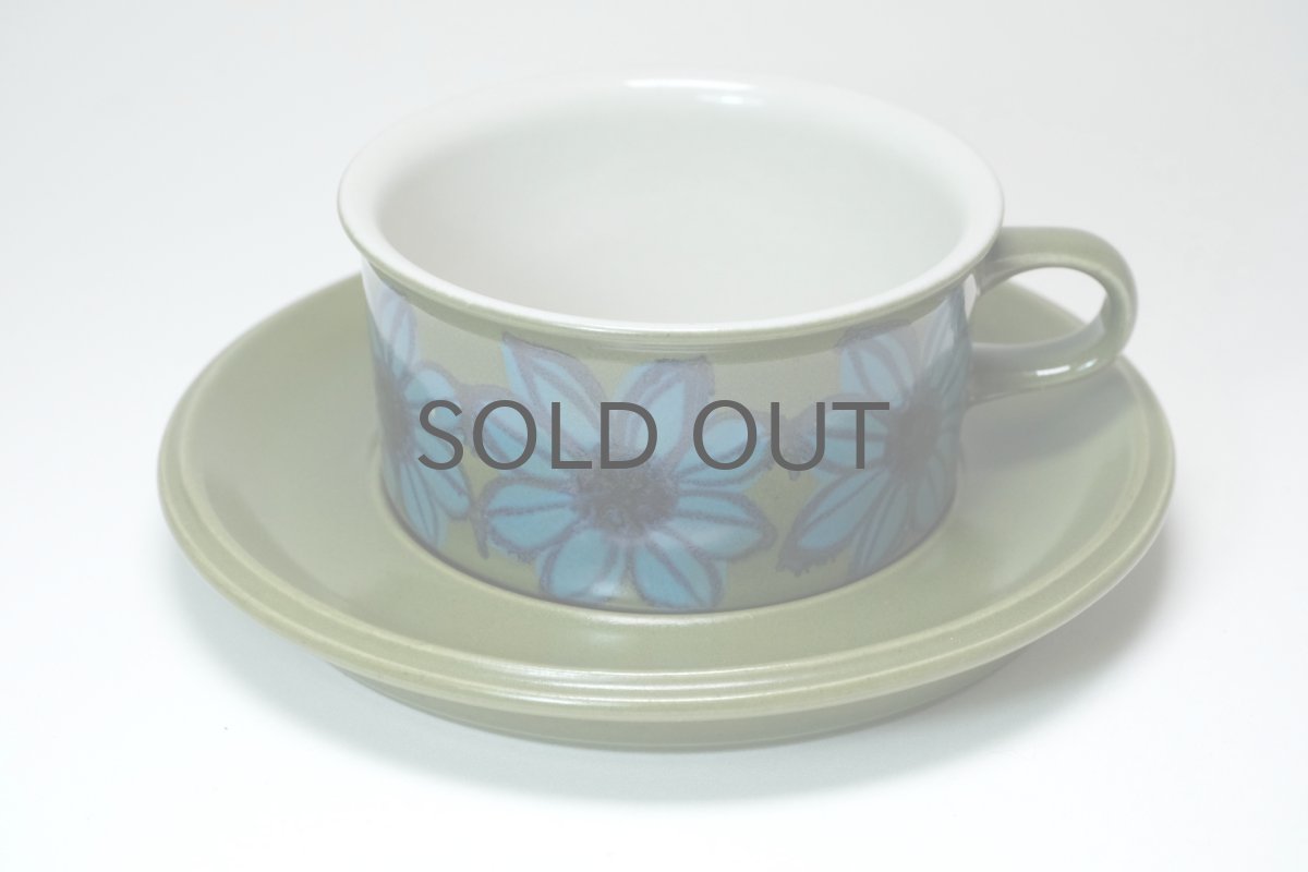 画像1: ARABIA/アラビア/Hilkka-Lisa Ahola/ヒルッカ・リサ・アホラ/ブルーフラワー＆オリーブベース/ティカップ＆ソーサー (1)