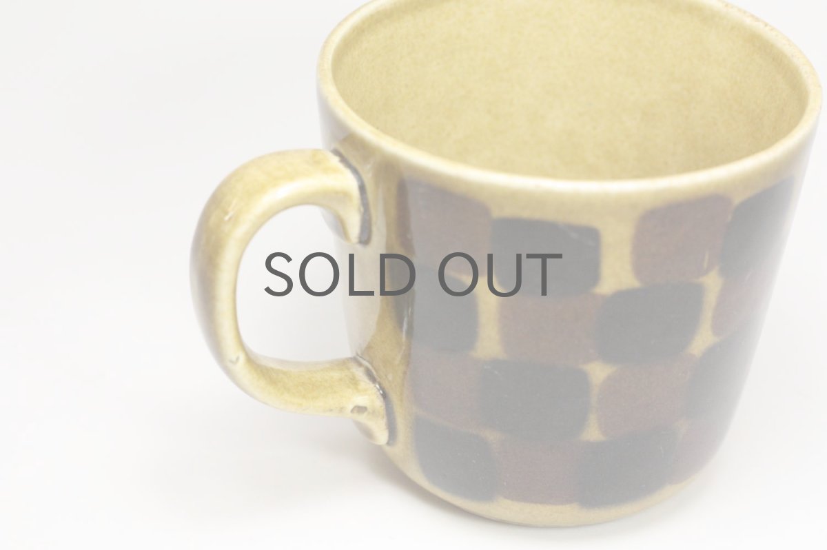 画像2: ARABIA/アラビア/市松柄マグ/ハンドペイント (2)