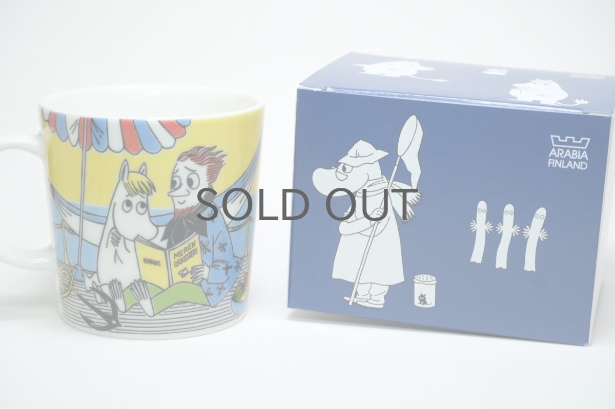 画像4: No.10 ARABIA/ムーミンマグ/2013年/夏マグ/フローレンスと詩人/廃盤/箱あり/未使用品 (4)