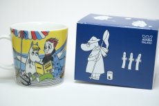 画像4: No.10 ARABIA/ムーミンマグ/2013年/夏マグ/フローレンスと詩人/廃盤/箱あり/未使用品 (4)