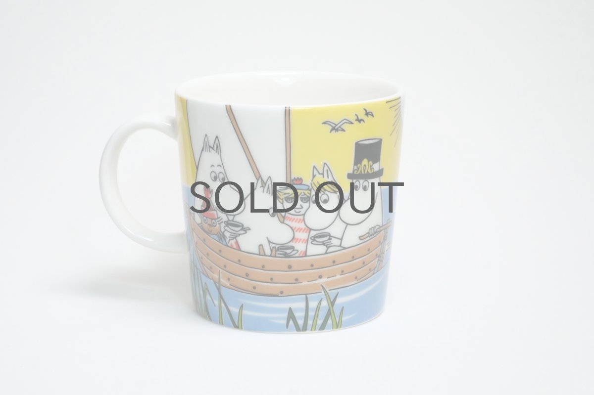 画像2: No.12 ARABIA/ムーミンマグ/2014年/夏マグ/ニブリングとトゥティッキーの航海/廃盤/箱あり/未使用品 (2)