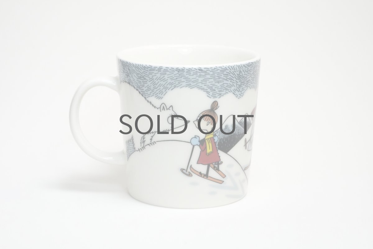 画像2: No.13 ARABIA/ムーミンマグ/2014年/冬マグ/スキーイングウィズミスターブリック/廃盤/スペシャルボックスあり/未使用品 (2)