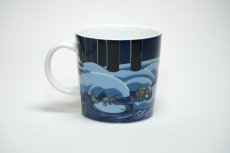 画像2: No.2 ARABIAムーミンマグ/2007年/冬/スノーランタン/Snow Lantern/廃盤/箱無し (2)