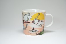 画像1: No.2-4 ARABIA/ムーミンマグ/2019年/夏マグ/イブニングスイム/Evening Swim/廃盤/箱無し/未使用品 (1)