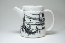 画像1: No.2-37　ARABIA/アラビア/ムーミン廃盤//true to it's orjins/トゥルートゥーイッツオリジン/ティーポット/箱付き/未使用品 (1)