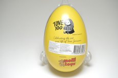 画像2: No.2-11 トーベ生誕100周年記念 /イースターエッグ/molli toys/缶容器/イエロー/未使用品 (2)