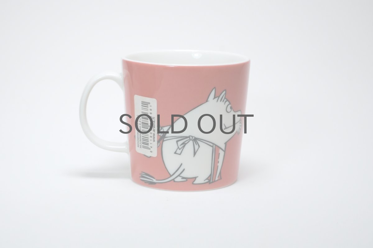 画像2: No.45 ARABIA/ムーミンマグ/1999~2013年/ムーミンママとベリー/廃盤/箱あり/未使用品 (2)