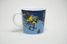 画像2: No.5 ARABIA/ムーミンマグ/2009年/冬限定/クリスマスサプライズ/Christmas Surprise/廃盤/箱無し/未使用 (2)