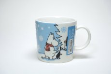 画像1: No.7 ARABIA/ムーミンマグ/2010年/冬マグ/スキーコンペティション/Ski Competition/廃盤/箱無し/未使用品 (1)