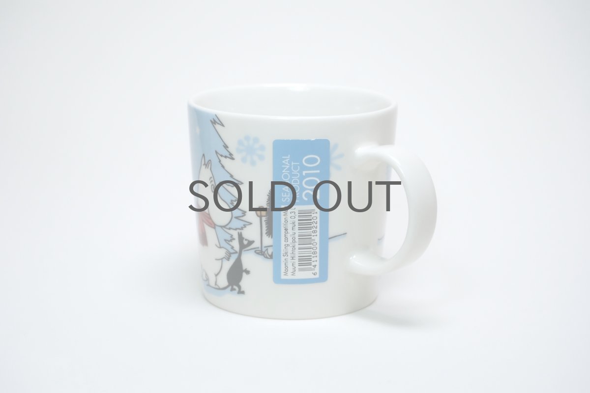 画像3: No.7 ARABIA/ムーミンマグ/2010年/冬マグ/スキーコンペティション/Ski Competition/廃盤/箱無し/未使用品 (3)