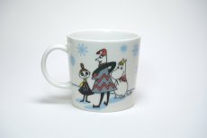 画像2: No.7 ARABIA/ムーミンマグ/2010年/冬マグ/スキーコンペティション/Ski Competition/廃盤/箱無し/未使用品 (2)