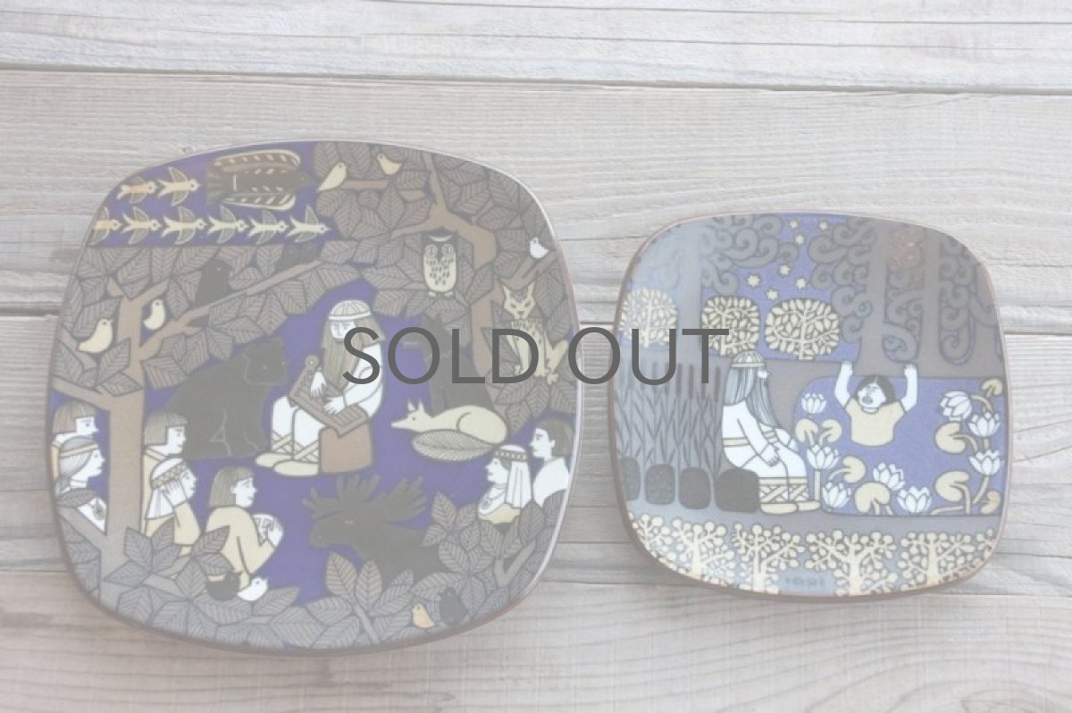 左が１５０周年記念プレートです。