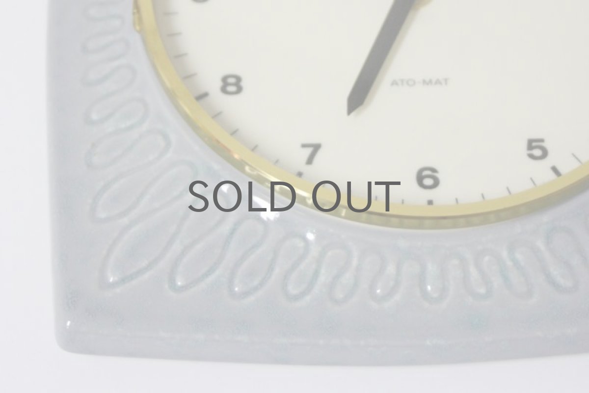 画像3: ヴィンテージ陶製　壁掛け時計　Junghsns製 ドイツ ライトブルー　新品クロックムーブメント使用 (3)