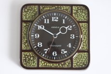 画像1: ヴィンテージ陶製　壁掛け時計　KIENZLE製 ドイツ ブラウン×グリーン　新品クロックムーブメント使用 (1)