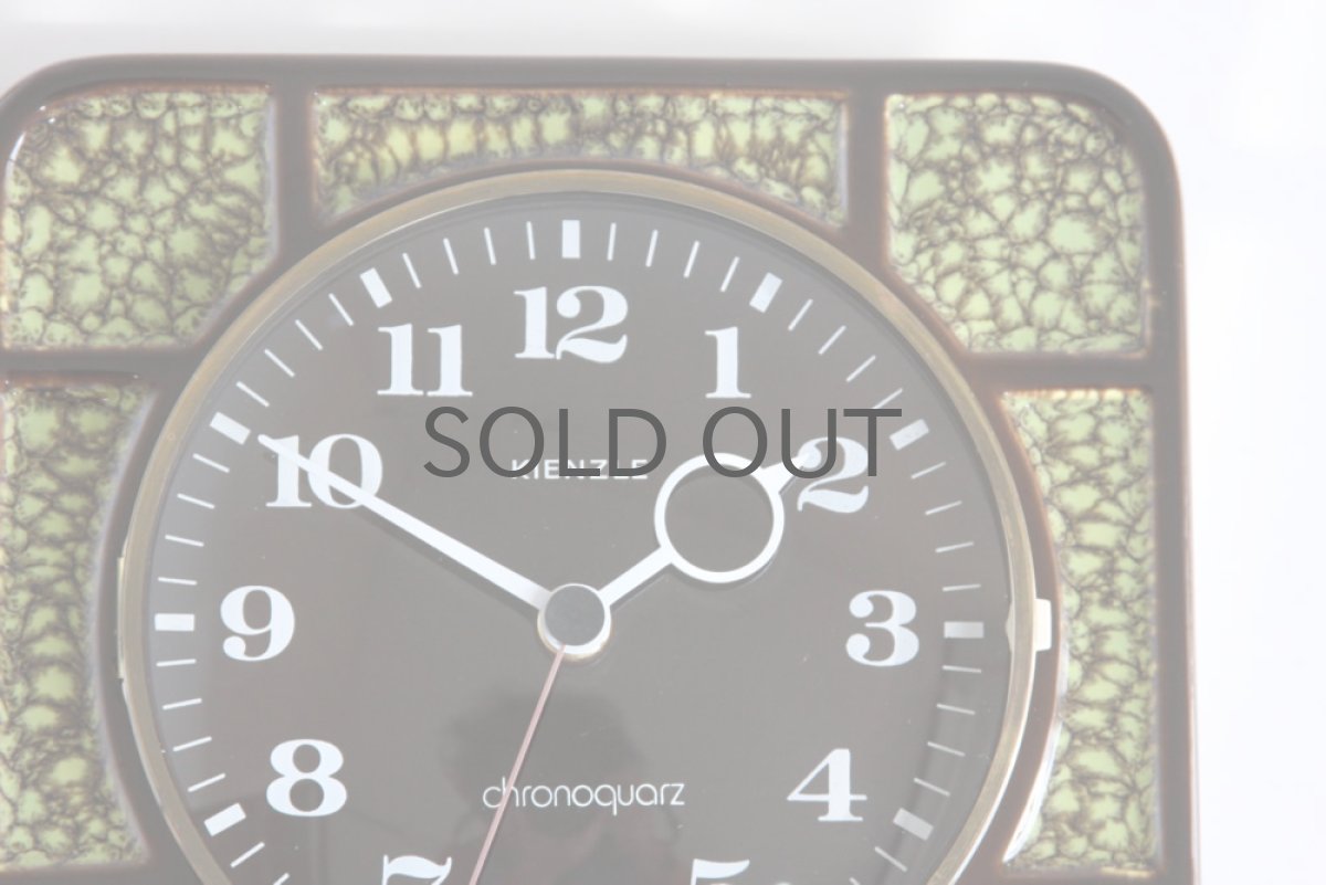 画像2: ヴィンテージ陶製 壁掛け時計 KIENZLE製 ドイツ ブラウン×グリーン 新品クロックムーブメント使用 (2)