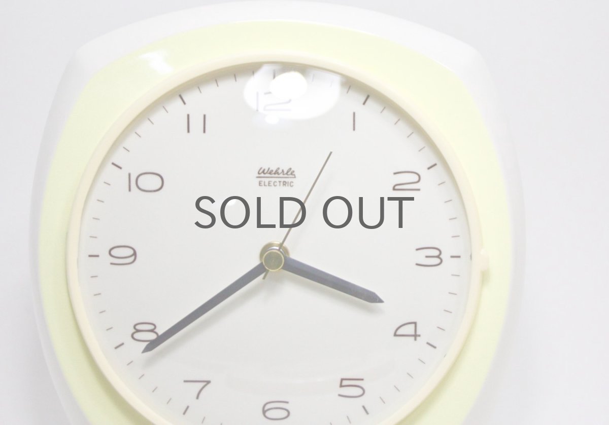 画像2: ビンテージ陶製壁掛け時計/Wehrle製/ドイツ/ペールイエロー/新しいムーブメント交換済み (2)