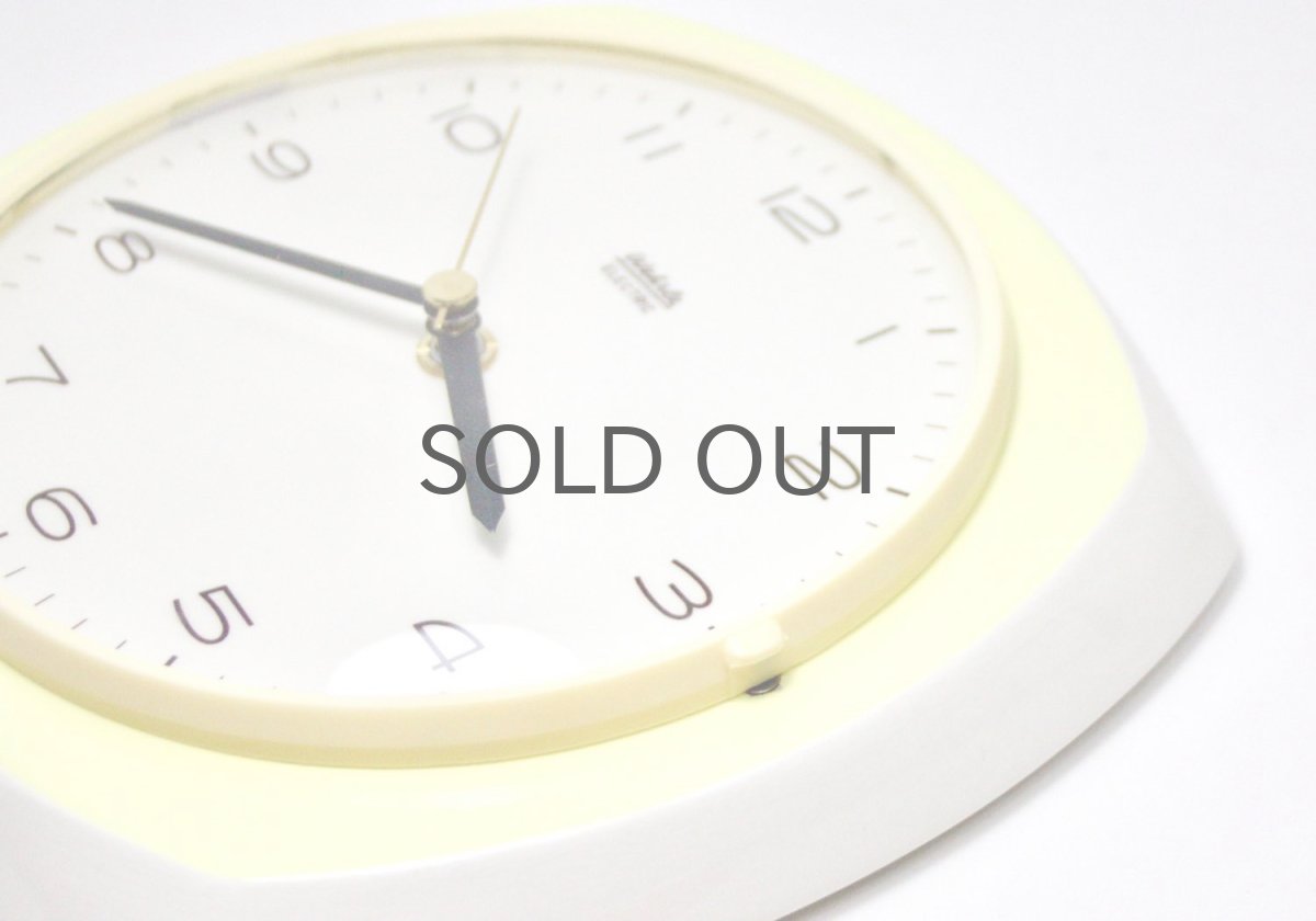 画像4: ビンテージ陶製壁掛け時計/Wehrle製/ドイツ/ペールイエロー/新しいムーブメント交換済み (4)