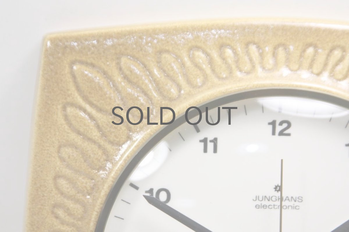画像2: ビンテージ陶製壁掛け時計/Junghans製/ユンハンス/ドイツ/キャメル (2)