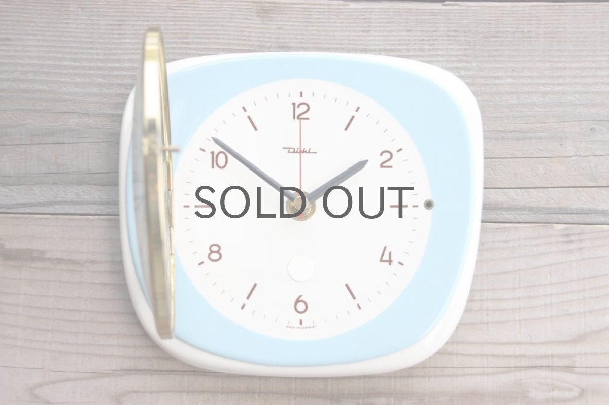 画像2: ヴィンテージ陶製 壁掛け時計Dieklドイツ製 新品クロックムーブメント使用ライトブルー (2)