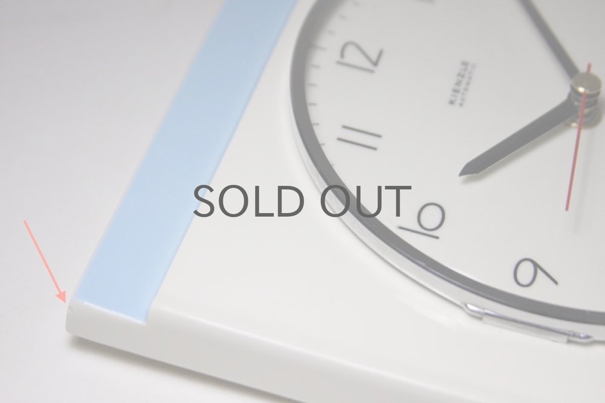 極小さな欠けがあります。