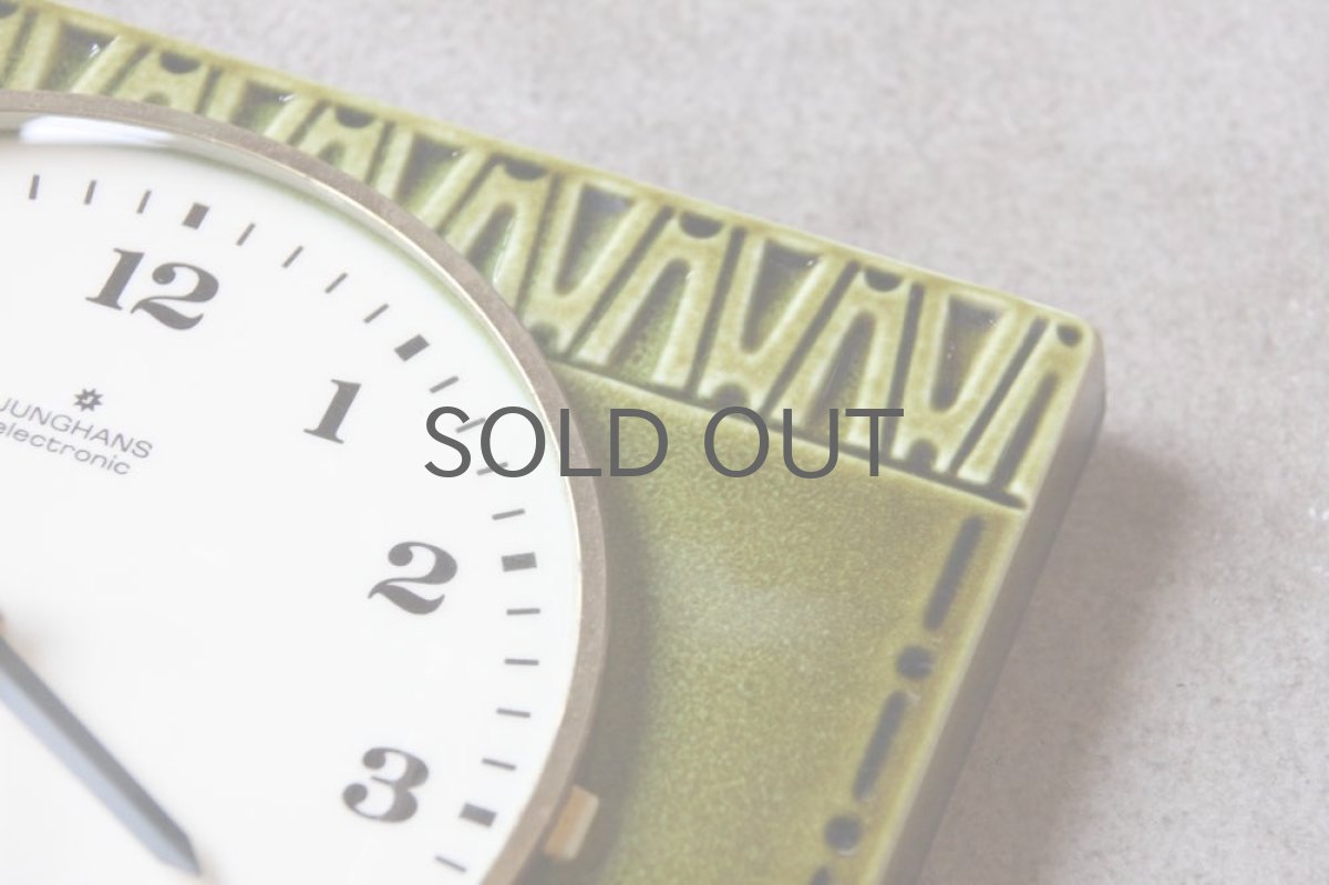 画像2: ヴィンテージ陶製壁掛け時計/Junghans製/ユンハンス/ドイツ/オリーブグリーン (2)