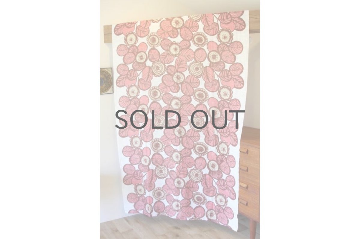 画像2: 北欧ヴィンテージファブリック  サーモンピンクフラワー (2)