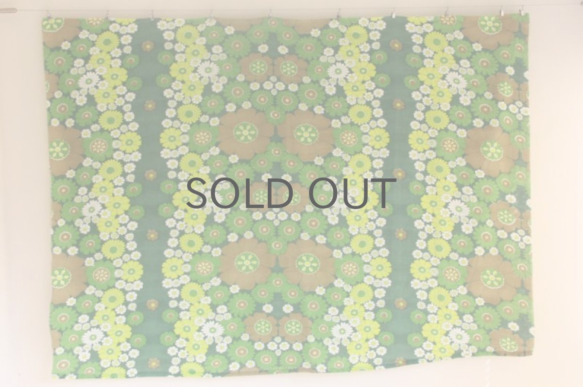 画像2: 北欧ヴィンテージファブリック ハギレ  グリーントーンフラワー (2)