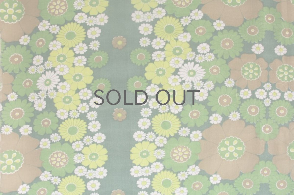 画像4: 北欧ヴィンテージファブリック ハギレ  グリーントーンフラワー (4)