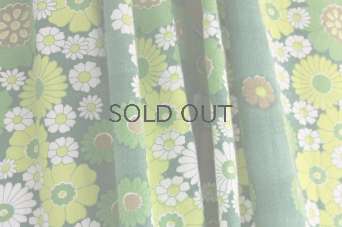 画像3: 北欧ヴィンテージファブリック ハギレ  グリーントーンフラワー (3)