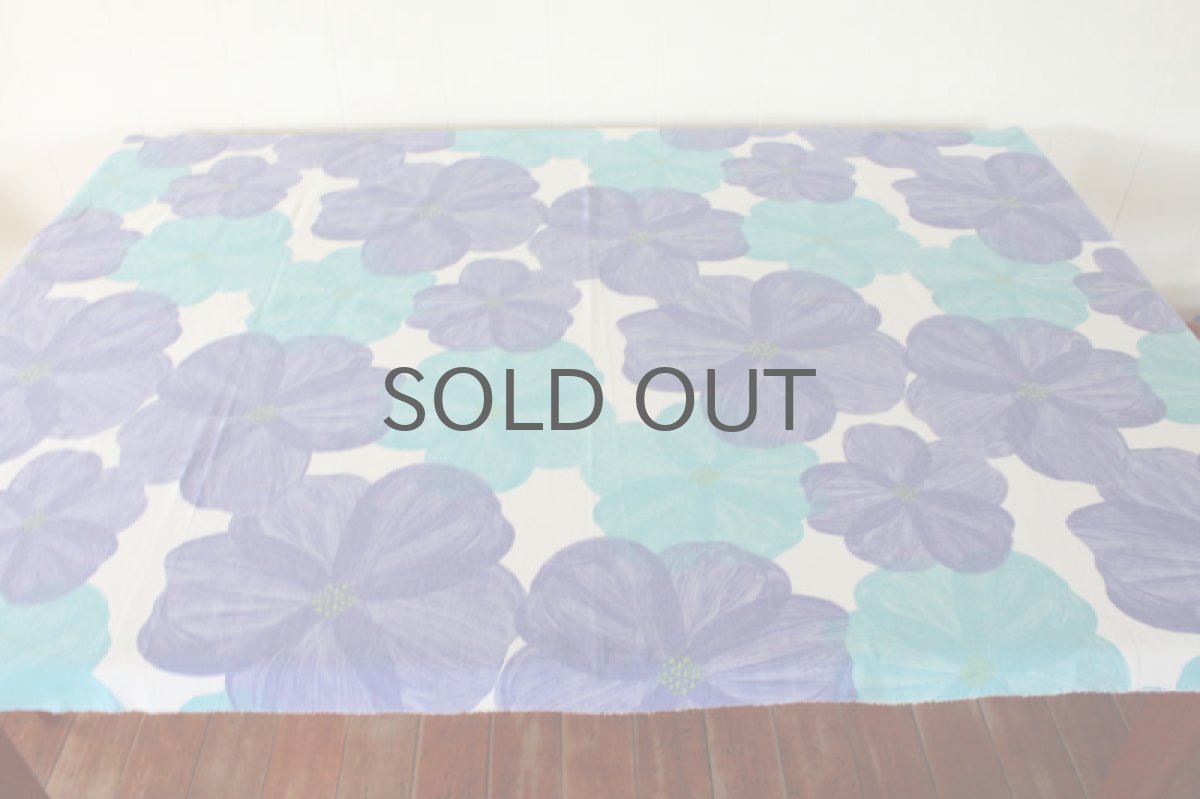 画像2: 北欧雑貨/スウェーデン製/ヴィンテージファブリック ブルー/ライトブルー花柄 (2)