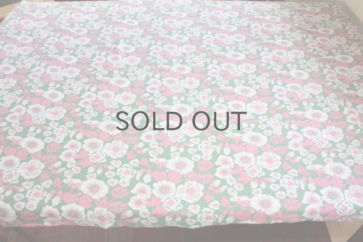画像2: 北欧雑貨/スウェーデン製/ヴィンテージファブリック ピンク×グリーン花 (2)