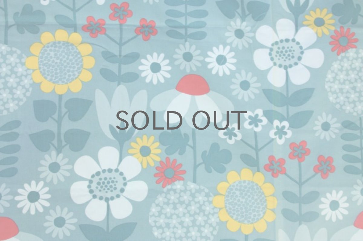 画像2: 北欧雑貨/スウェーデン製/インテリアファブリック ブルー系花柄 (2)