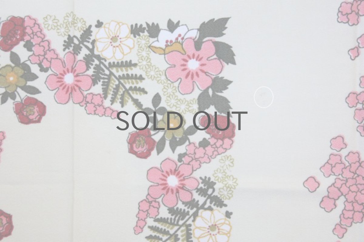 画像4: 北欧ヴィンテージファブリック　　テーブルクロス　ベージュ×小花 (4)