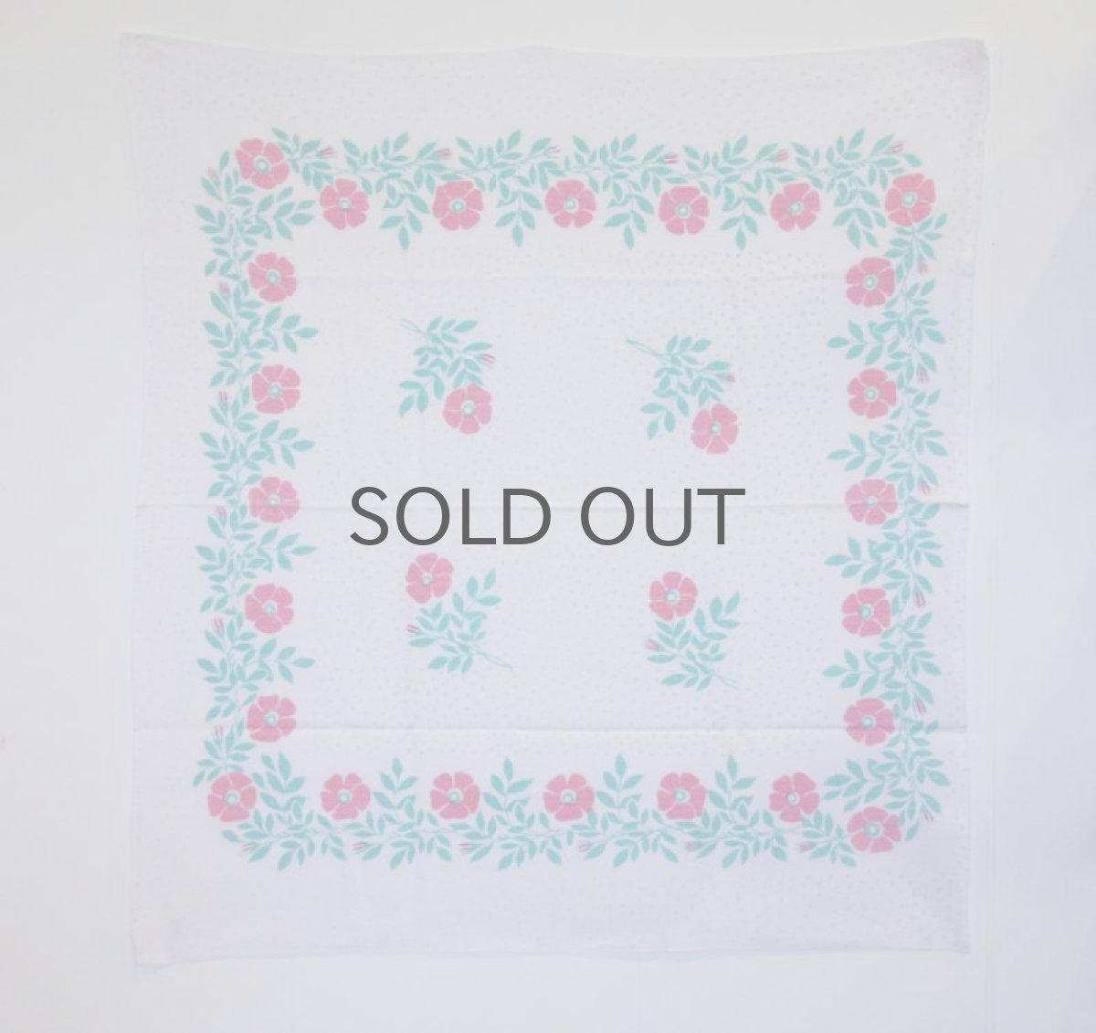 画像4: 北欧ヴィンテージファブリック　　テーブルクロス　淡いピンクフラワー (4)