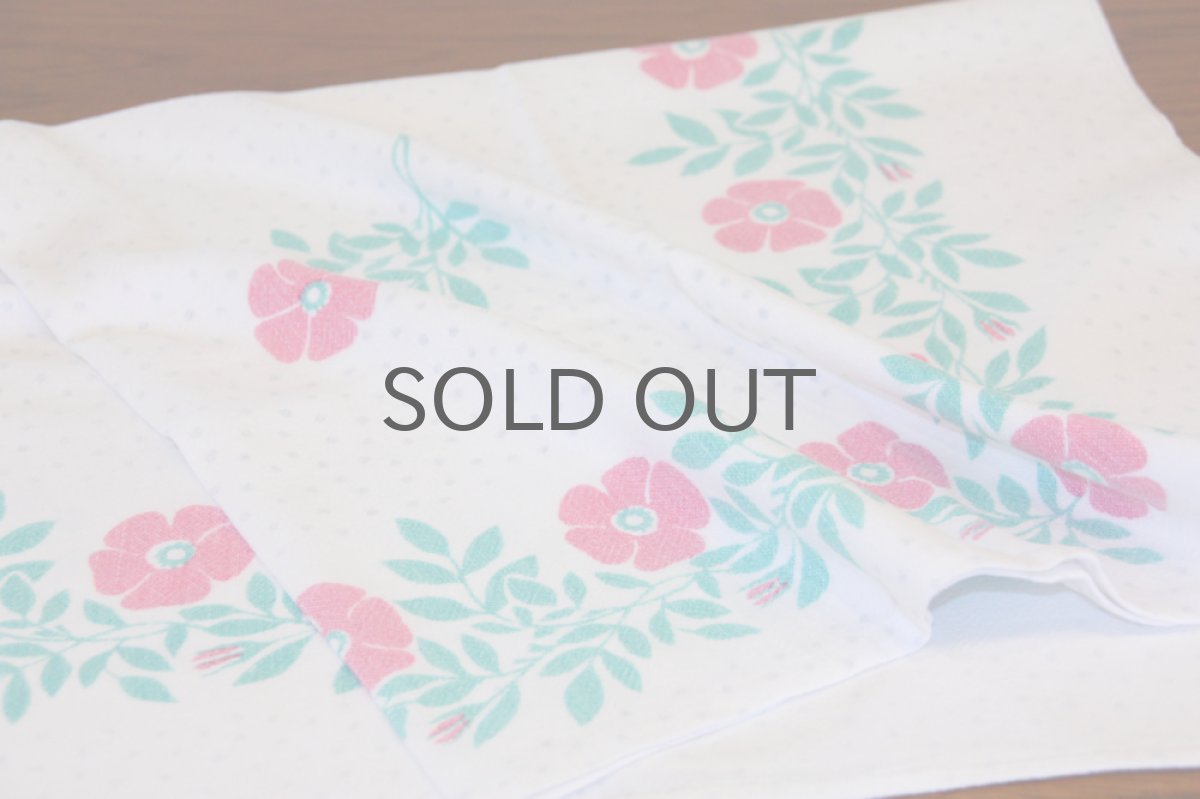 画像3: 北欧ヴィンテージファブリック　　テーブルクロス　淡いピンクフラワー (3)