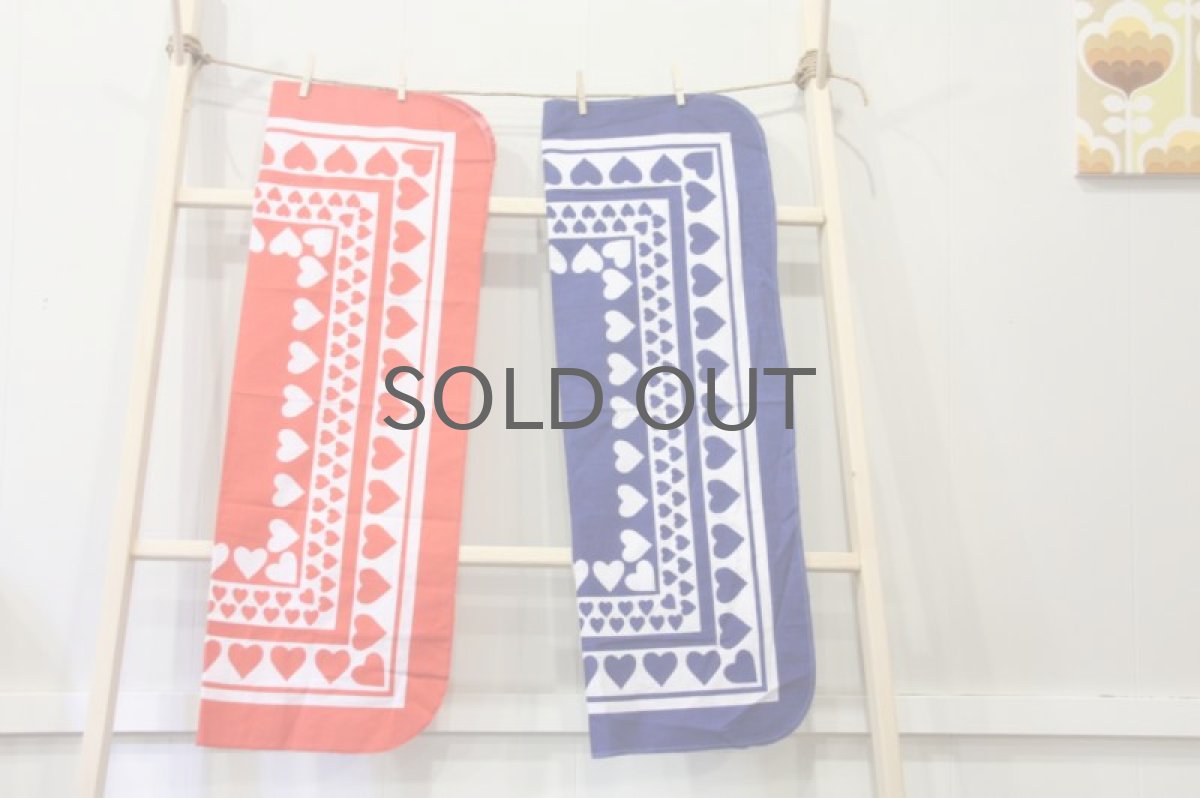 画像4: 北欧デンマークで見つけた  キッチンタオル(ティータオル)ハート ブルー (4)