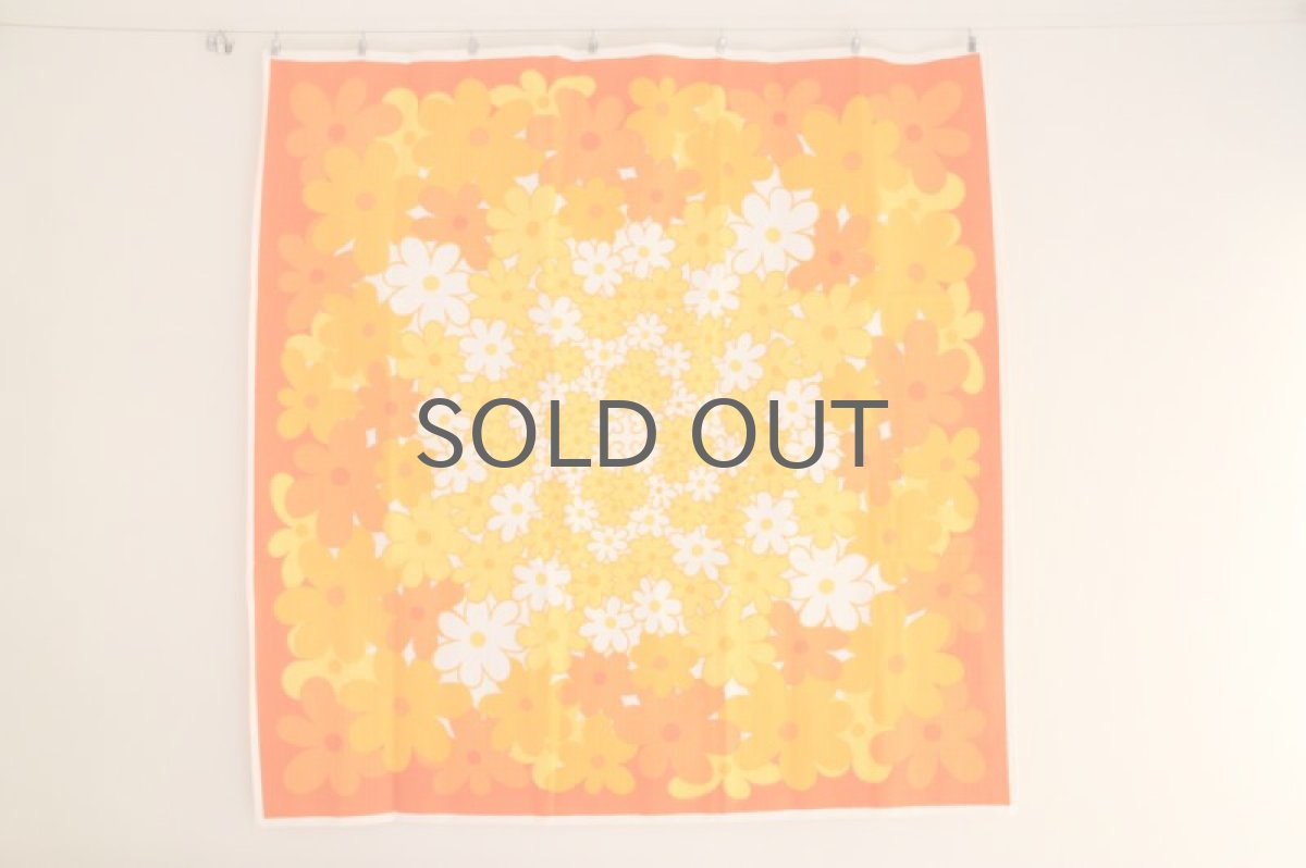 画像2: 北欧ヴィンテージファブリック  スウェーデン オレンジ花柄 テーブルクロス  (2)