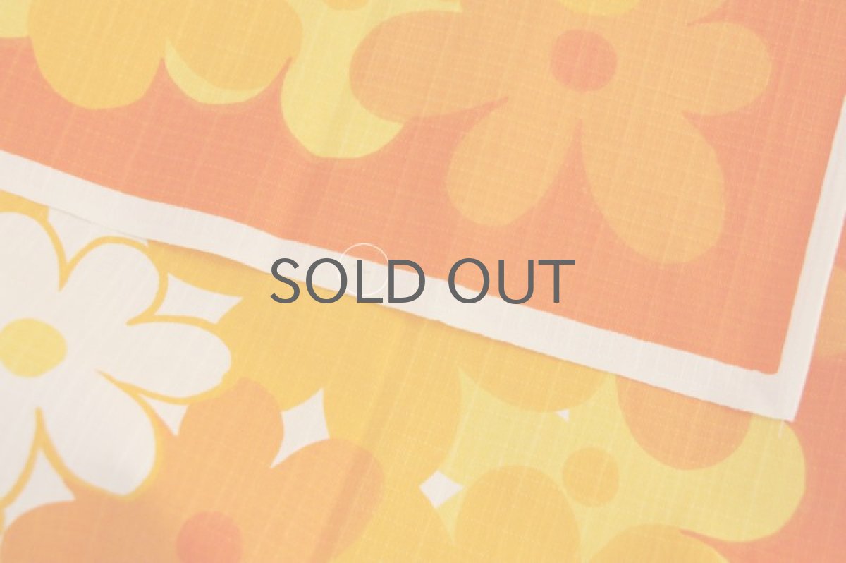 画像3: 北欧ヴィンテージファブリック  スウェーデン オレンジ花柄 テーブルクロス  (3)