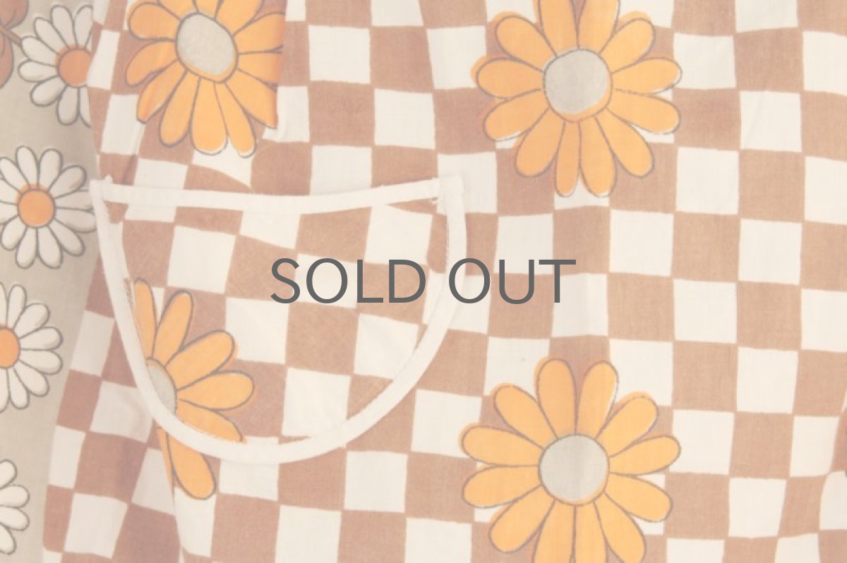 画像2: 北欧ヴィンテージエプロン ブラウンフラワー No.1 (2)