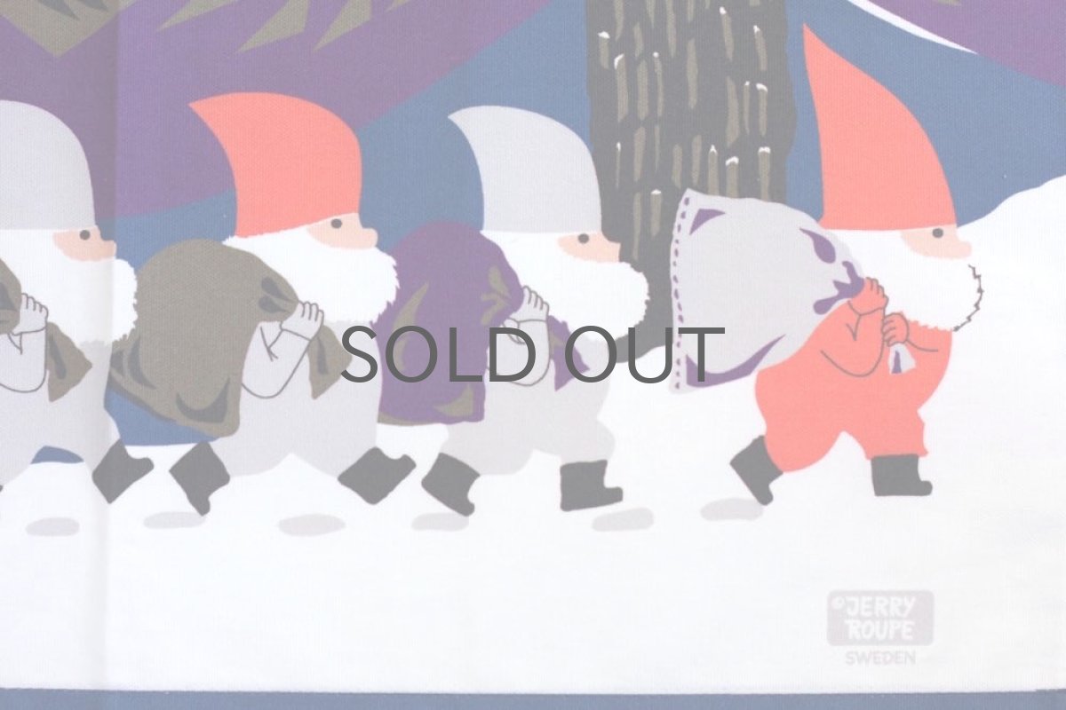 画像2: 北欧クリスマスタペストリー/Jerry Roupe/ジェリー ロウプ/トムテ森のプレゼント/新品 (2)